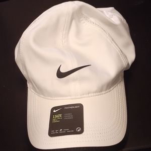 Nike hat New